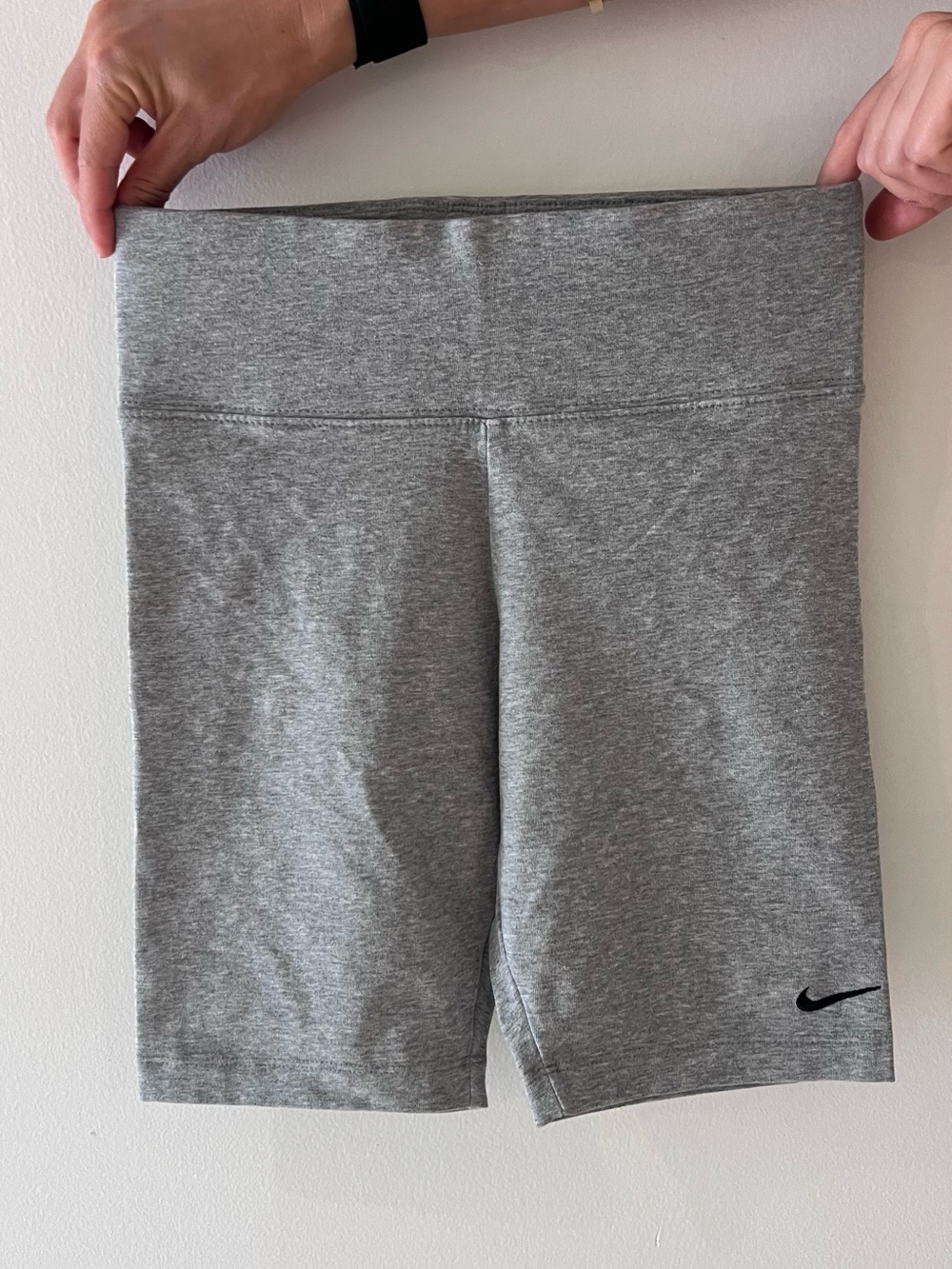Nike Women's Light Grey High-Rise Bike Shorts